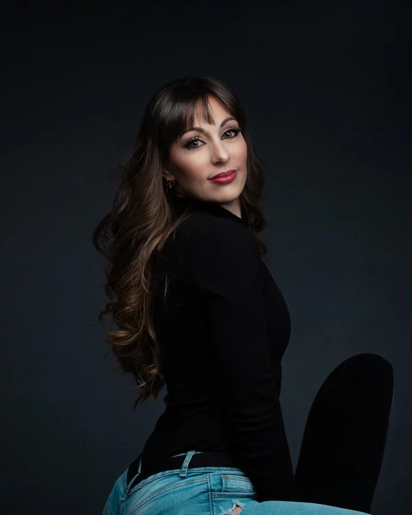 Portrait de femme au studio Audrey Alarcon Photographie